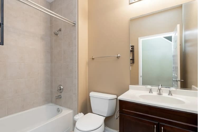 Dream Townhome — 721 W 15th 6